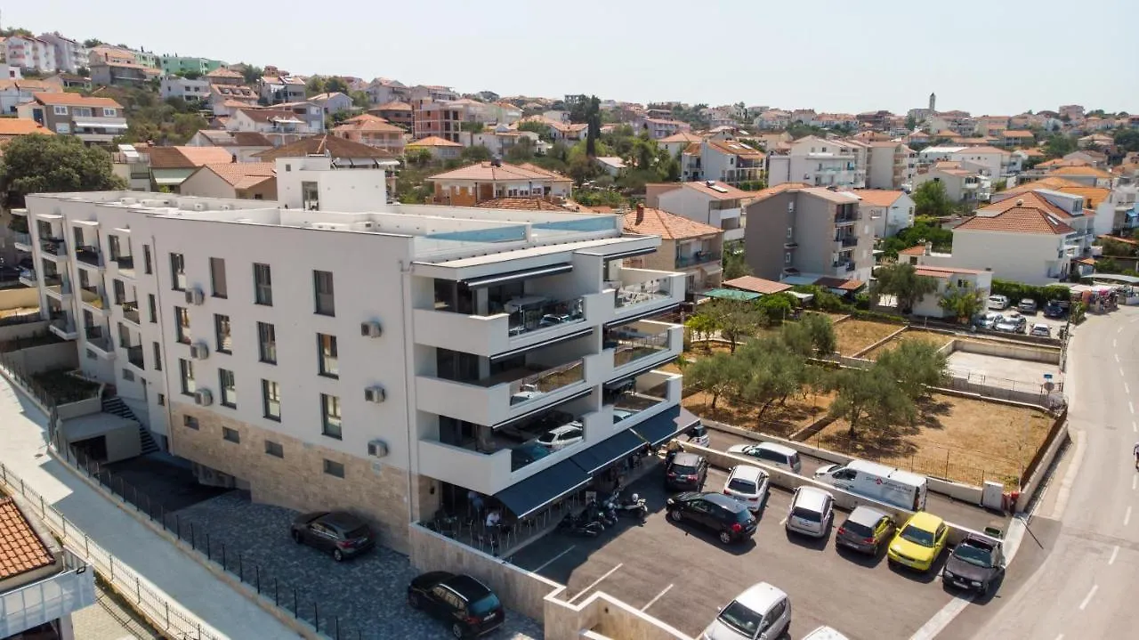 Apartments Adriatic Pearl 트로기르