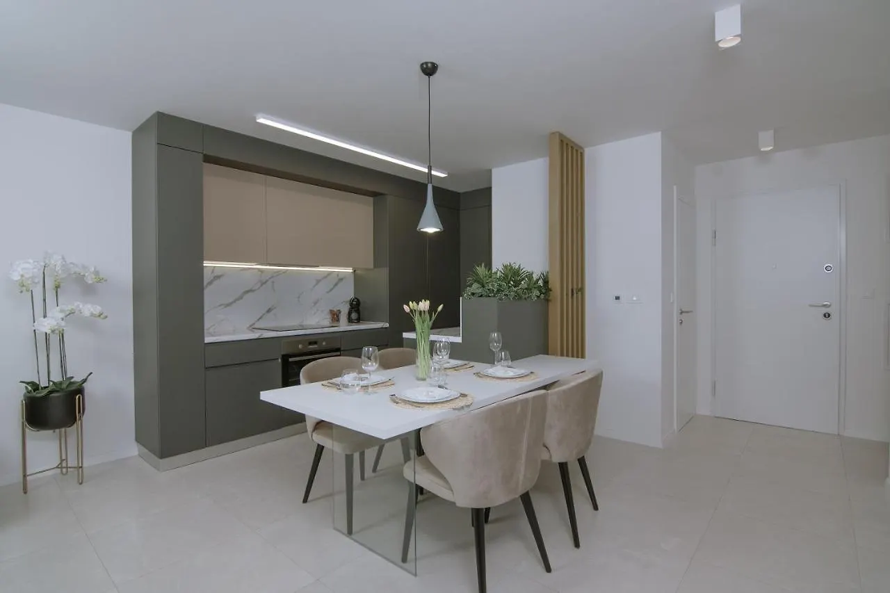 Apartments Adriatic Pearl 트로기르