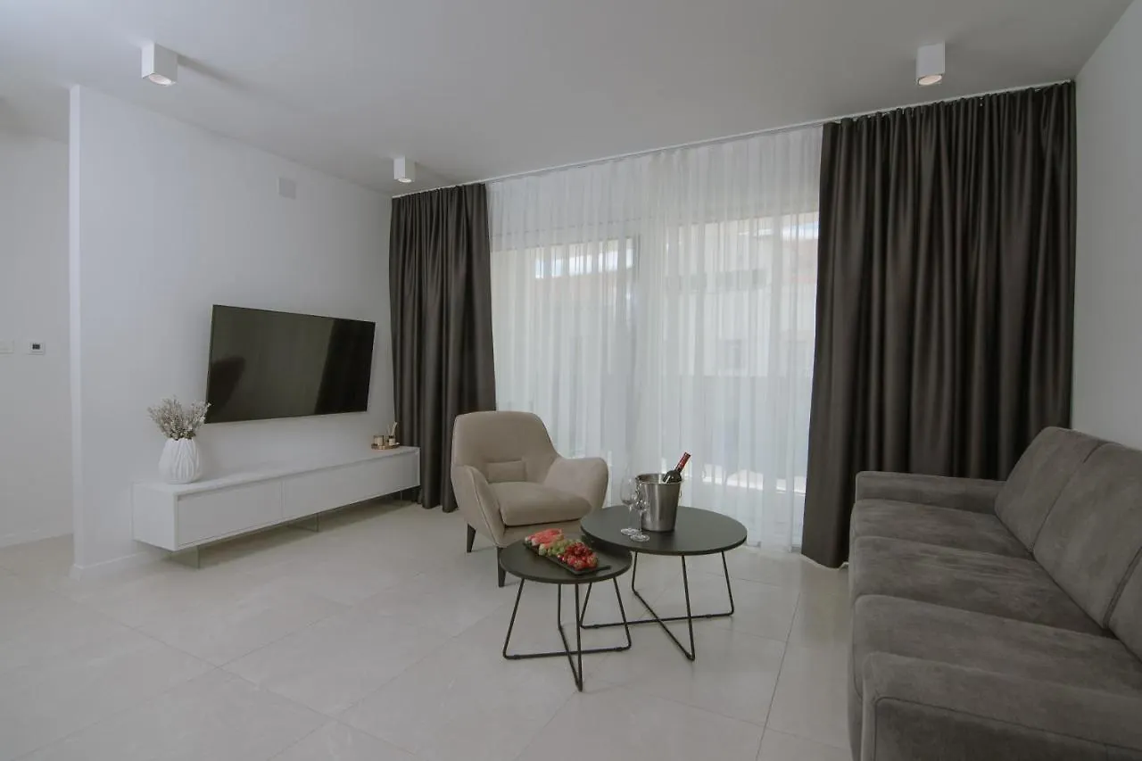 Apartments Adriatic Pearl 트로기르 0*,